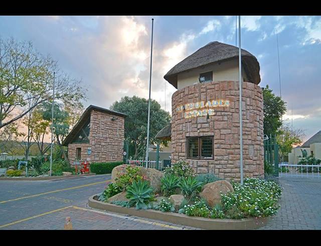 3 BEDROOM SECTIONAL TITLE RENTED IN JUKSKEI PARK